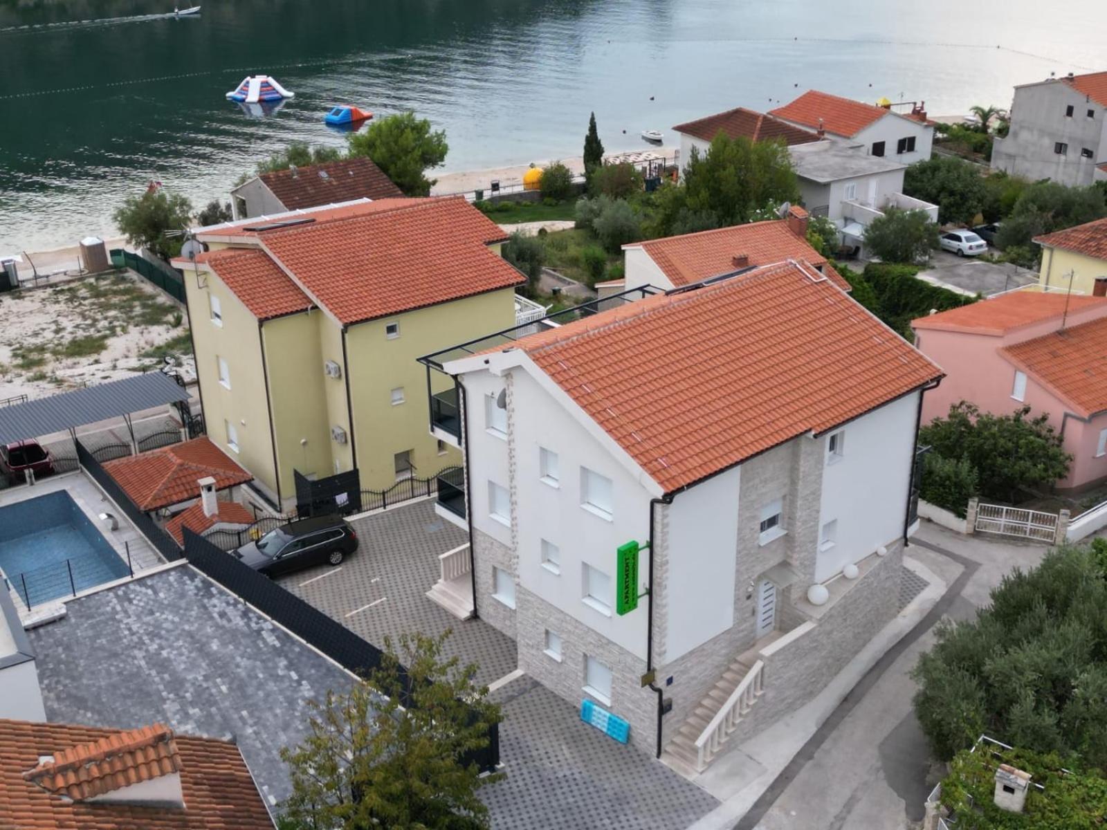 Apartment Antonija 罗戈兹尼察 外观 照片