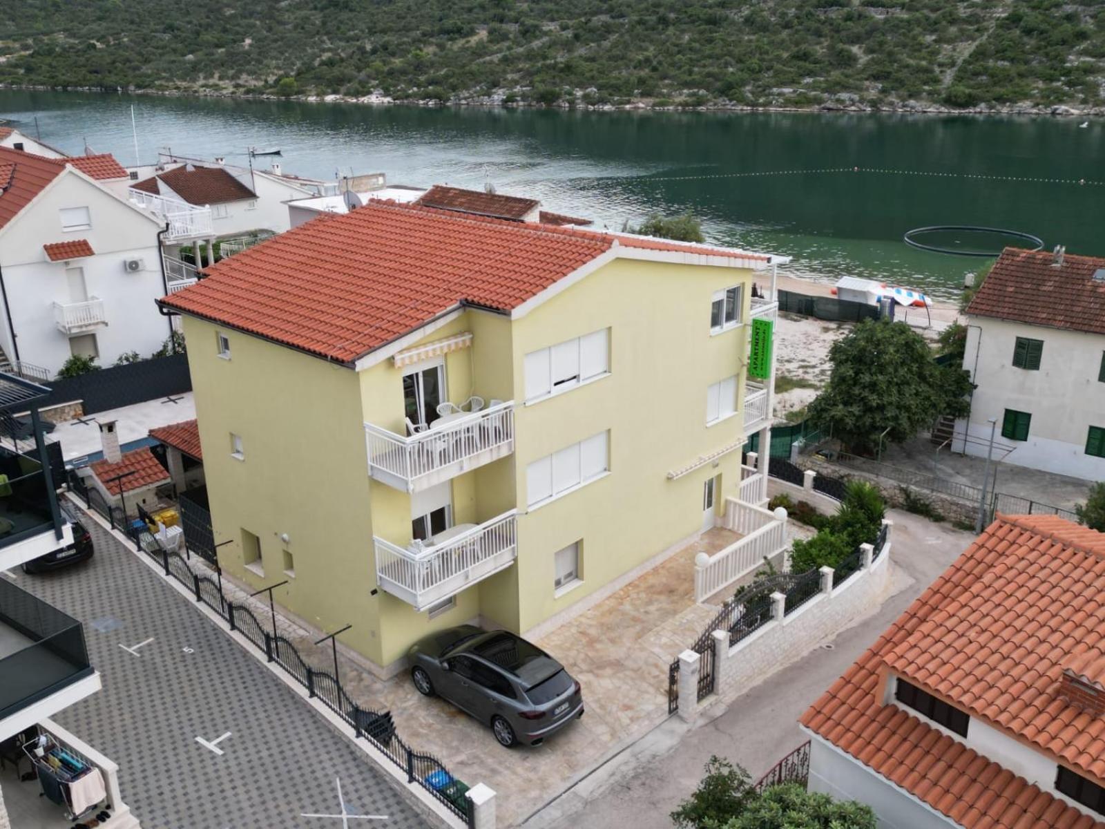 Apartment Antonija 罗戈兹尼察 外观 照片